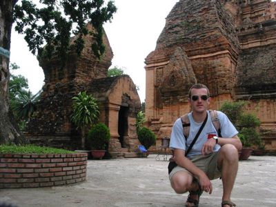 Michael Fabing at Temple ruin (Cambodgia)